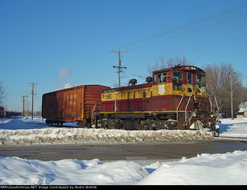 WC 1560 getting ready to spot a boxcar